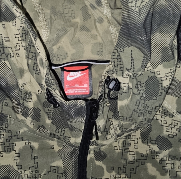 Nike Tech Woven‎ Digital Camo Windbreaker xxl - Picture 4 of 4